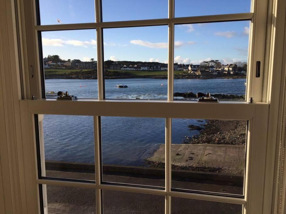 3 Bedroom Townhouse Right On The Harbour Isle of Whithorn Ngoại thất bức ảnh